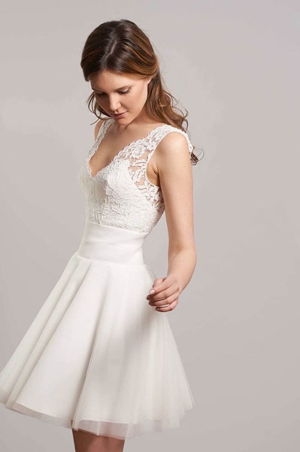 Robe de mariée courte BRANDON par la créatrice Fabienne Alagama - vue de face