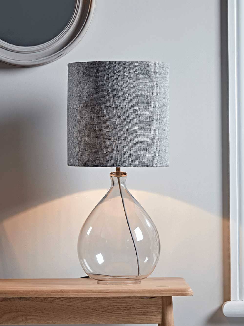 dama-jeanne-translucide-avec-abat-jour-gris-decorazie.fr Dame Jeanne translucide avec abat jour gris chiné - Decorazine.fr