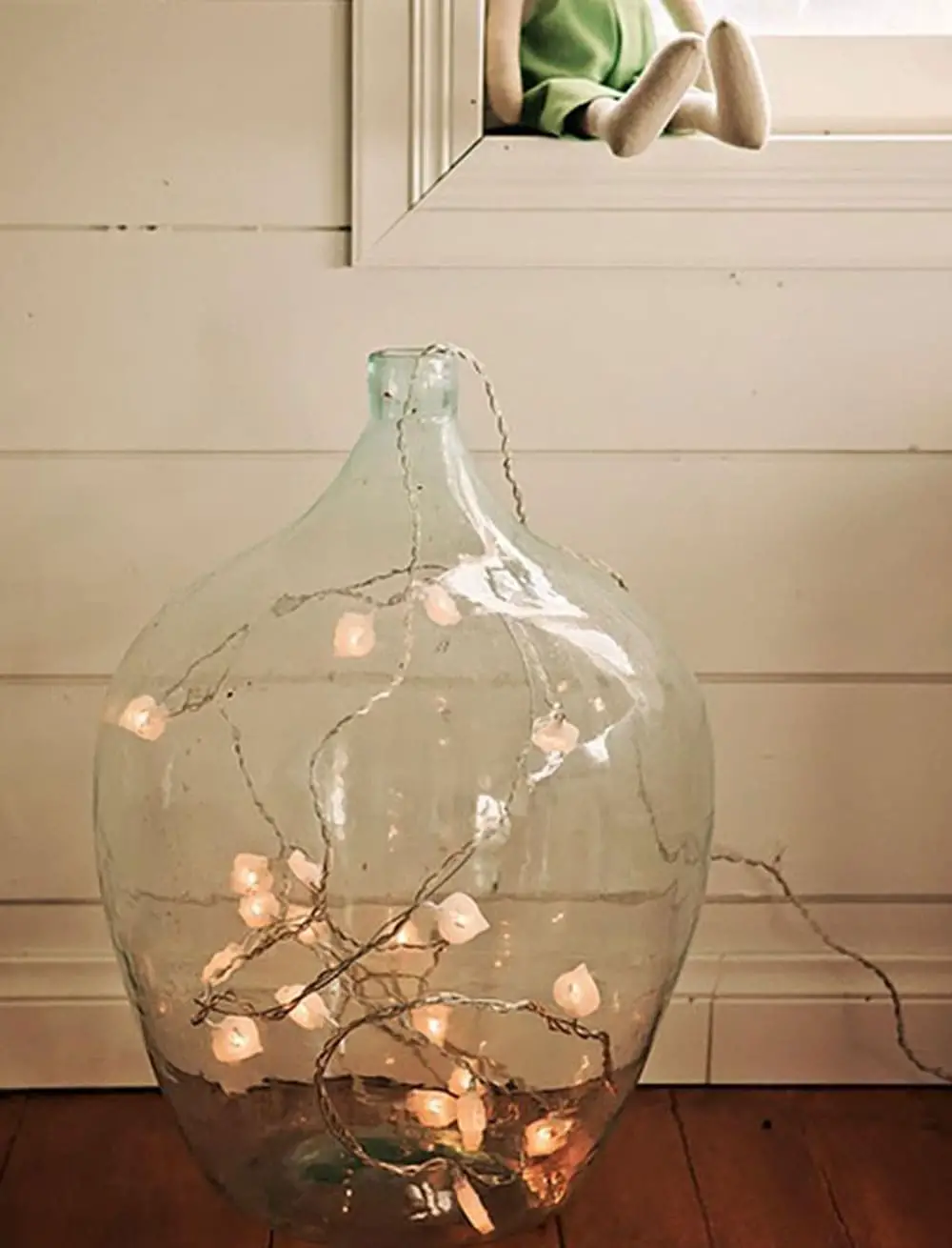 Lampe avec bonbonne en verre et guirlandes de lumière -  Decorazine.fr