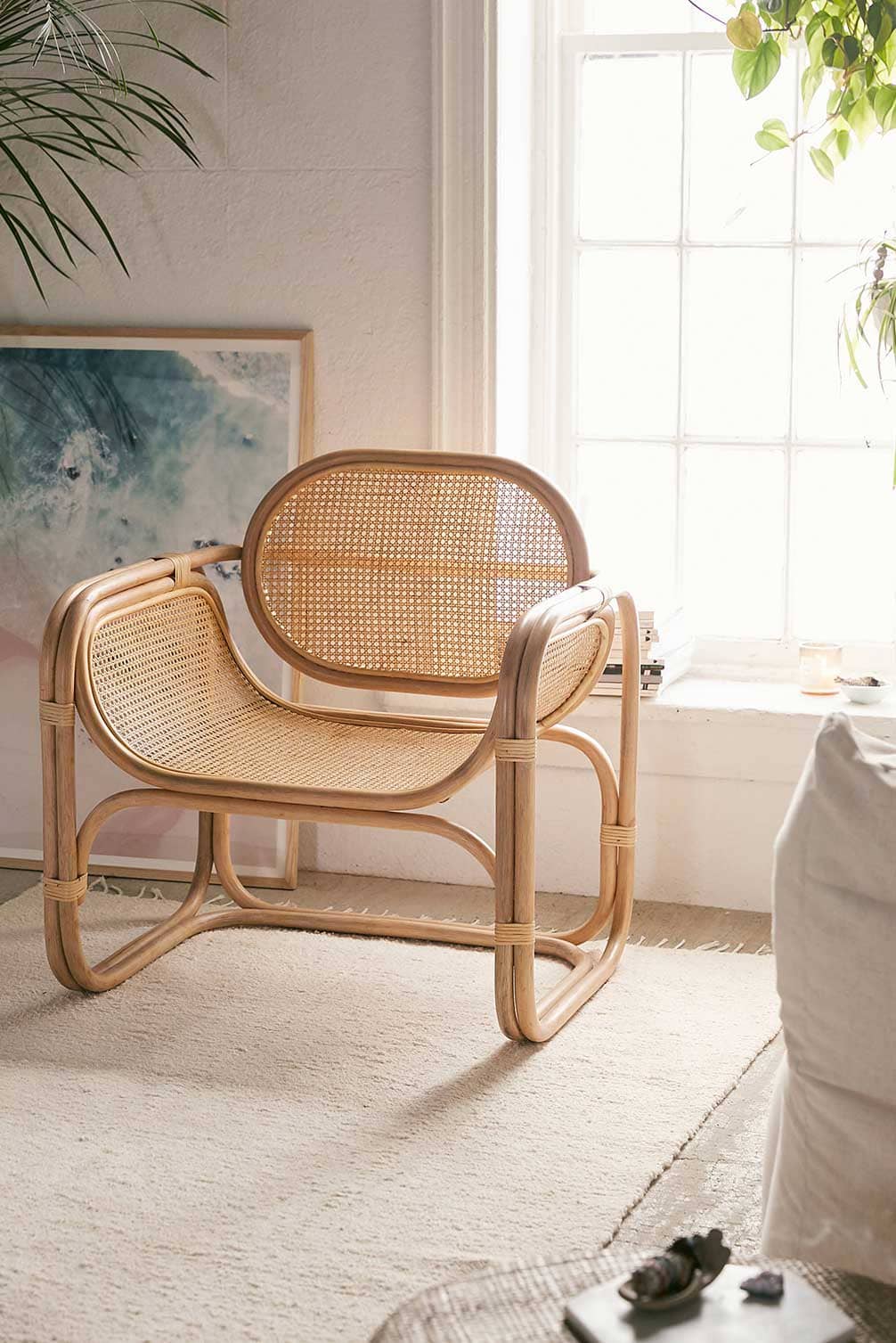 Idée de fauteuil arrondi en cannage et bambou - Decorazine.fr